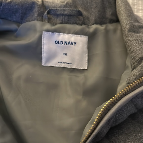 Vest - Picture 2 of 3